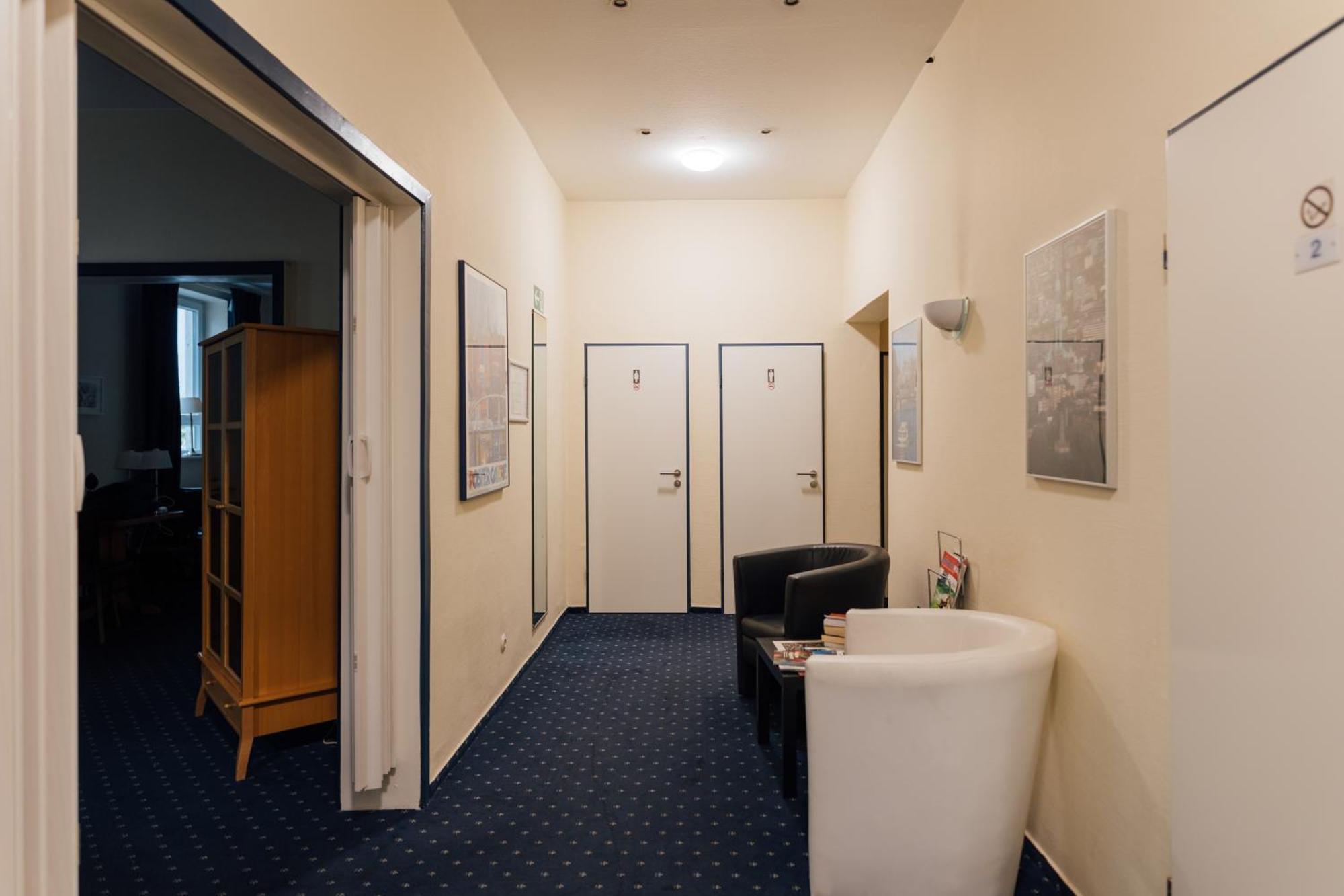 Hotel Commerz Гамбург Экстерьер фото