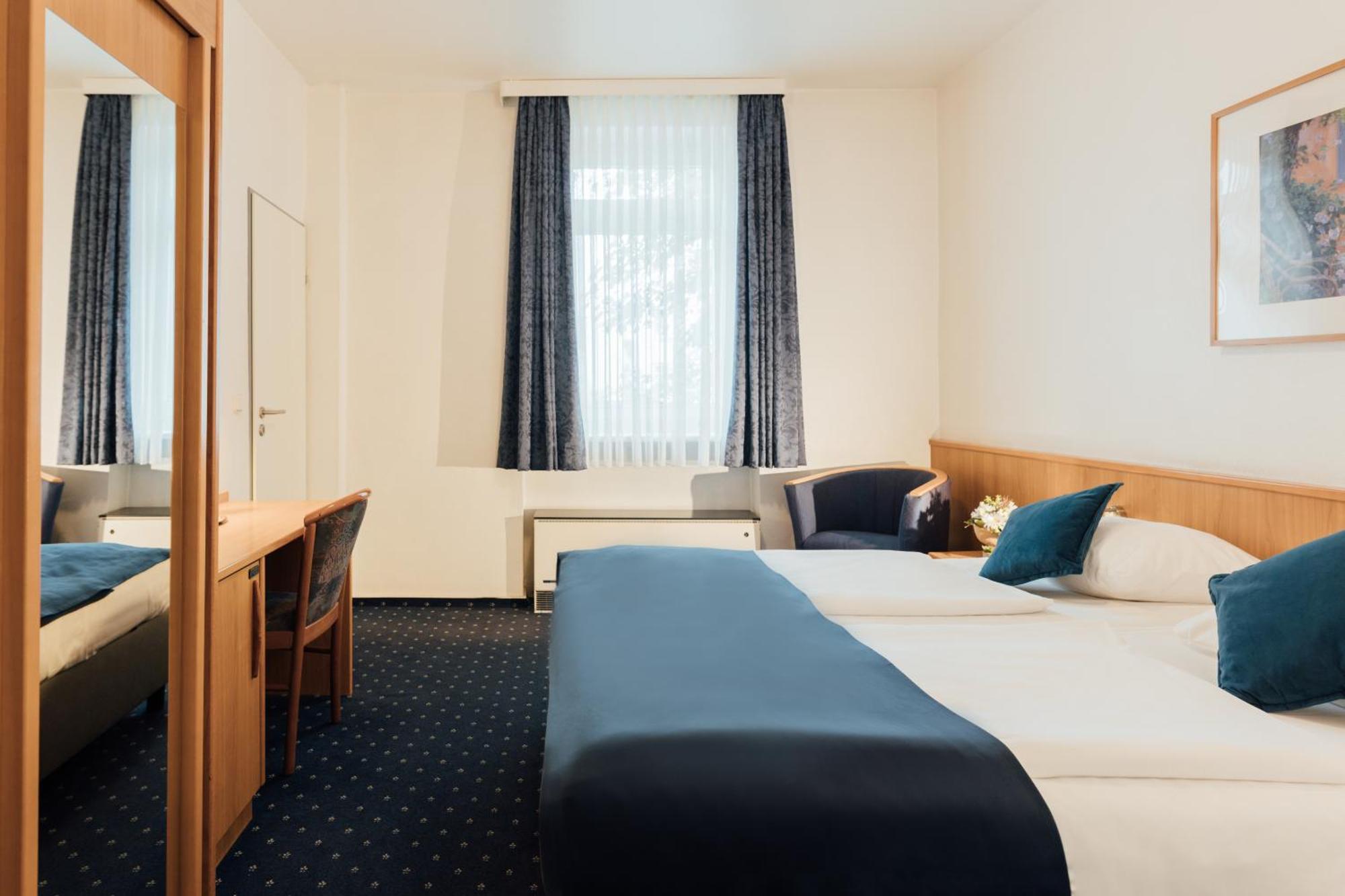 Hotel Commerz Гамбург Экстерьер фото